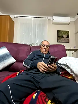 Snapshot of sempreilmio2 chatting on 10-05-25, 08:40 sempreilmio2 online show from 10-05-25, 08:40