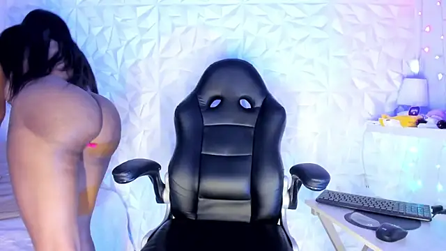 Snapshot of Karen_morena chatting on 01-24-25, 04:06 Karen morena online show from 01-24-25, 04:06