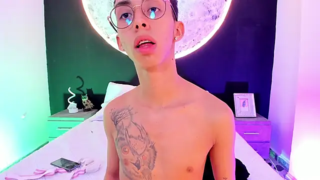 EthaanCox online show from 02-19-25, 02:33