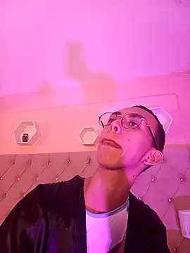 EthaanCox online show from 03-21-25, 07:46