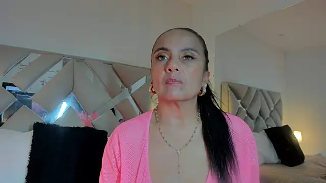 raquell moore online show from 03-22-25, 07:09