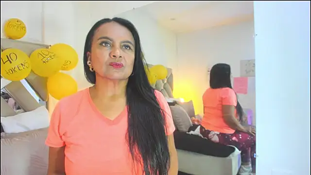 raquell moore online show from 12-19-25, 02:24