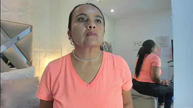 raquell moore online show from 03-08-26, 02:04