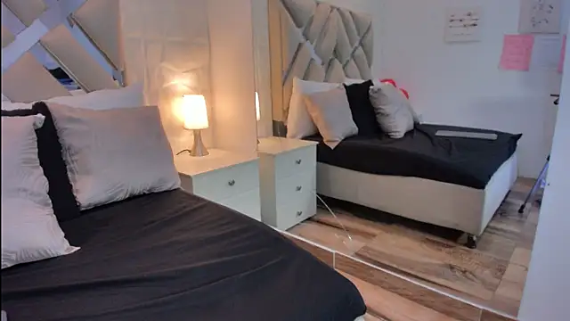 raquell moore online show from 03-21-26, 02:53