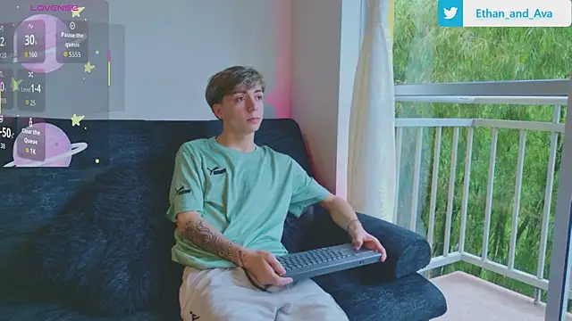 ethan and ava online show from 10-26-25, 01:06