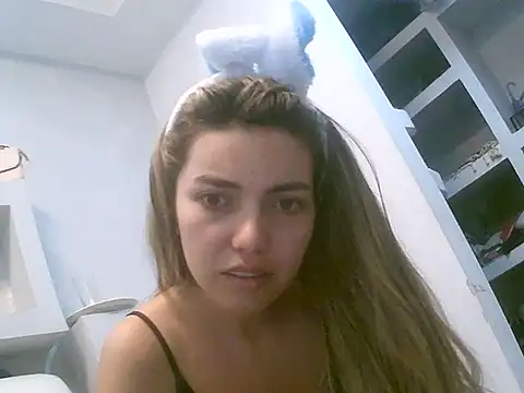 VittoriaTaylor online show from 04-03-26, 01:03