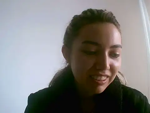 VittoriaTaylor online show from 04-04-26, 08:50