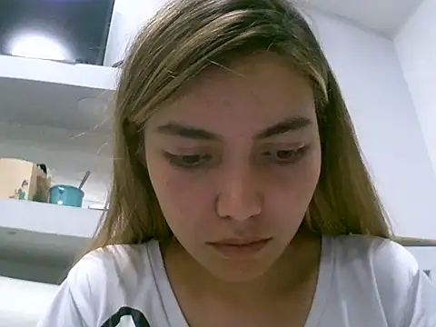 VittoriaTaylor online show from 05-16-26, 03:47