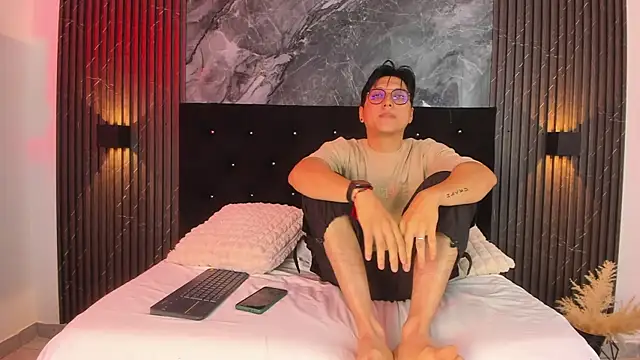 vanilla hot online show from 01-28-25, 01:27