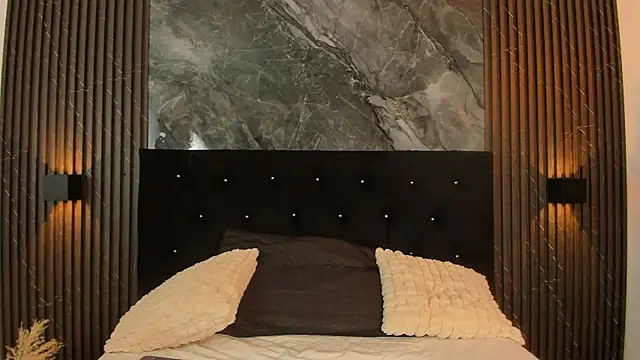 vanilla hot online show from 02-08-25, 01:11