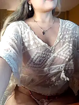 monicavictoria1301 online show from 11-17-25, 11:21