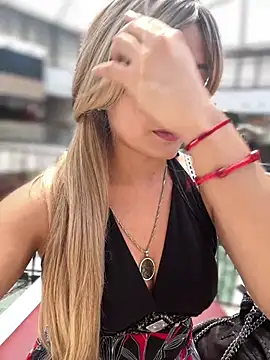 monicavictoria1301 online show from 05-27-26, 01:41