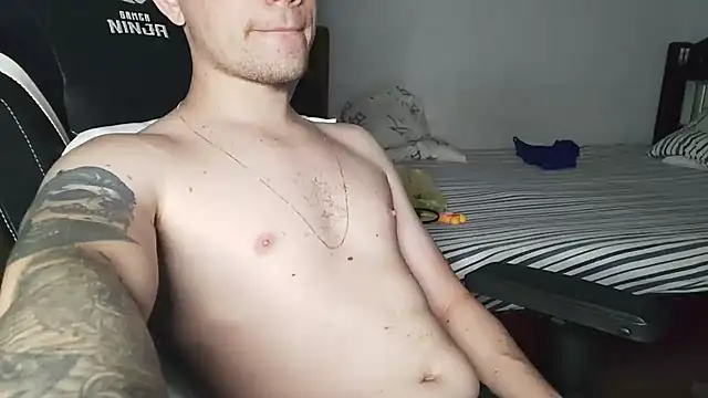 Snapshot of Dyllan__ chatting on 10-16-25, 10:00 Dyllan online show from 10-16-25, 10:00