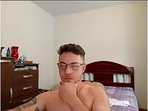 Snapshot of Dyllan__ chatting on 04-13-26, 03:50 Dyllan online show from 04-13-26, 03:50