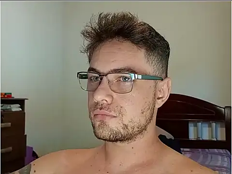 Snapshot of Dyllan__ chatting on 04-14-26, 01:28 Dyllan online show from 04-14-26, 01:28