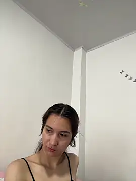 Bella still online show from 04-21-26, 01:39