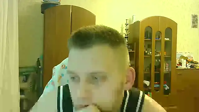 Snapshot of HunterOnBoobs chatting on 02-18-25, 10:58 HunterOnBoobs online show from 02-18-25, 10:58