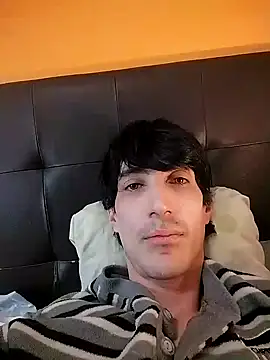 Snapshot of moutt99 chatting on 01-18-25, 01:08 moutt99 online show from 01-18-25, 01:08