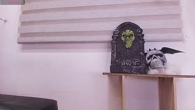 Auroraa miller online show from 10-10-25, 11:53