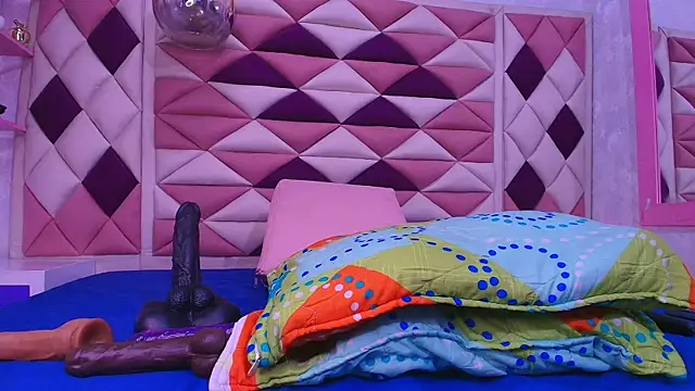 Auroraa miller online show from 11-09-25, 12:03