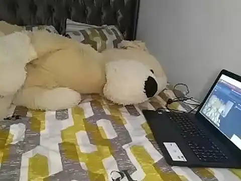 Chandy012 online show from 12-16-25, 02:44