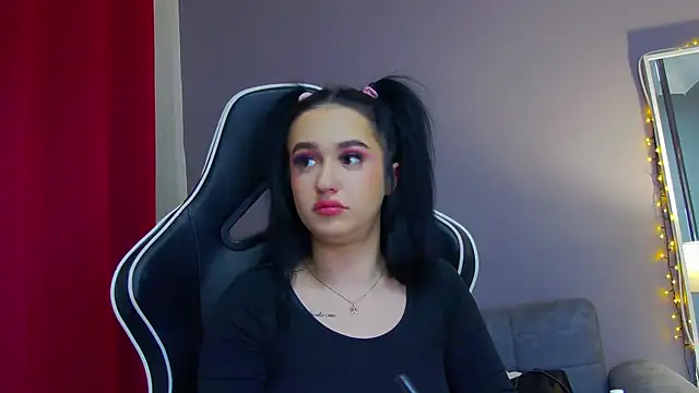 Snapshot of Eva_Lovvia_ chatting on 02-19-25, 11:04 Eva Lovvia  online show from 02-19-25, 11:04