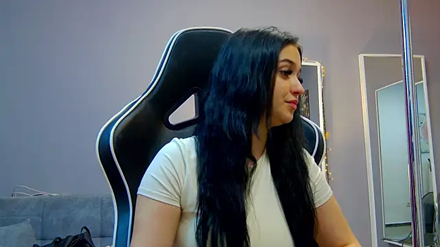 Snapshot of Eva_Lovvia_ chatting on 03-11-25, 06:30 Eva Lovvia  online show from 03-11-25, 06:30