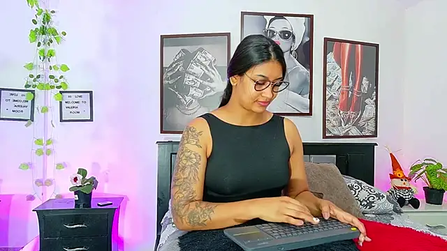 loretahorny online show from 02-27-26, 01:00