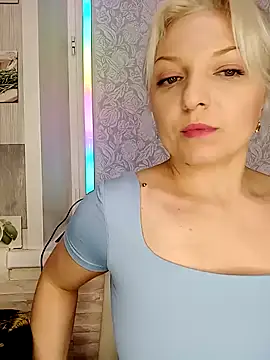 Snapshot of Anesteishen chatting on 02-18-25, 06:26 Anesteishen online show from 02-18-25, 06:26