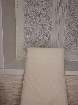 Snapshot of Anesteishen chatting on 11-28-25, 04:37 Anesteishen online show from 11-28-25, 04:37