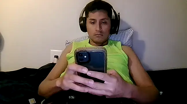 Snapshot of PerroDemonioHot chatting on 02-05-25, 05:09 PerroDemonioHot online show from 02-05-25, 05:09