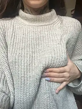 Snapshot of mollyEXD chatting on 01-17-25, 12:21 mollyEXD online show from 01-17-25, 12:21