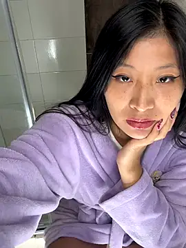 hannah howeell   online show from 11-12-25, 03:12