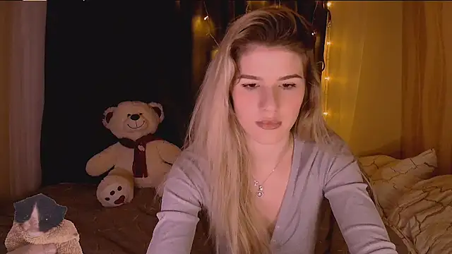 Melissa smith  online show from 12-16-25, 03:39