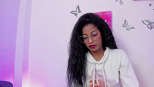 Snapshot of dany_brownie chatting on 02-13-25, 08:06 dany brownie online show from 02-13-25, 08:06