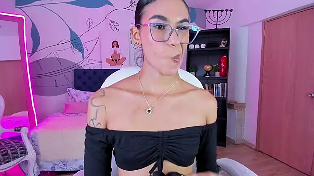 Dana Paula online show from 03-27-26, 01:44