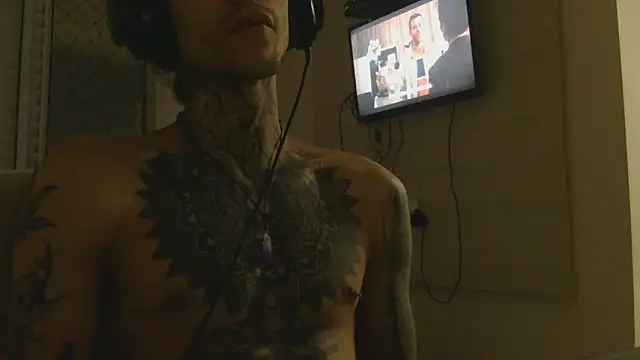 Snapshot of smokingink chatting on 05-08-26, 10:26 smokingink online show from 05-08-26, 10:26