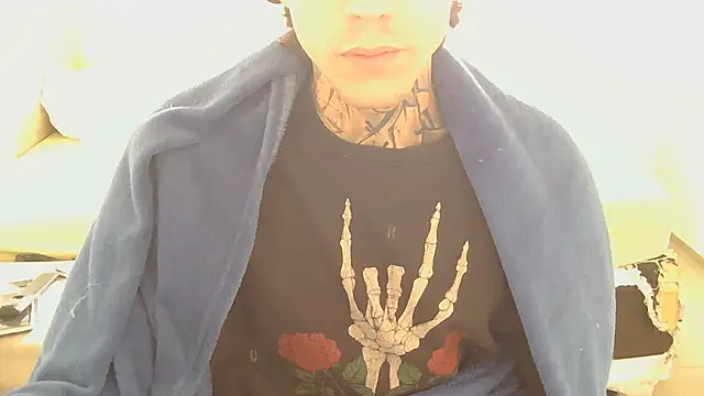 Snapshot of smokingink chatting on 06-01-26, 04:41 smokingink online show from 06-01-26, 04:41