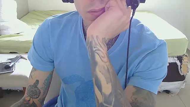Snapshot of smokingink chatting on 06-03-26, 04:23 smokingink online show from 06-03-26, 04:23