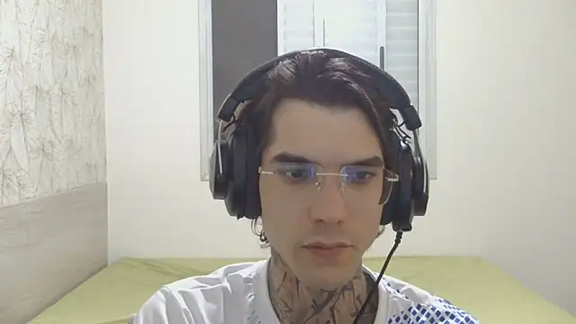 Snapshot of smokingink chatting on 06-16-26, 12:02 smokingink online show from 06-16-26, 12:02