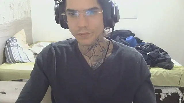 Snapshot of smokingink chatting on 06-20-26, 08:11 smokingink online show from 06-20-26, 08:11