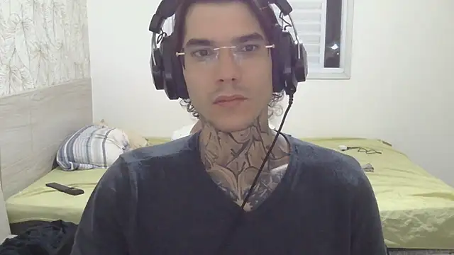 Snapshot of smokingink chatting on 06-21-26, 10:01 smokingink online show from 06-21-26, 10:01
