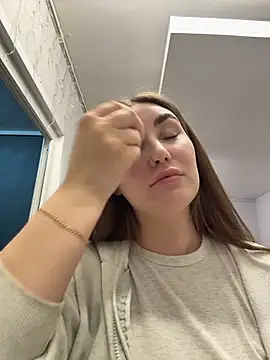 KiraBarlows online show from 03-18-26, 07:50