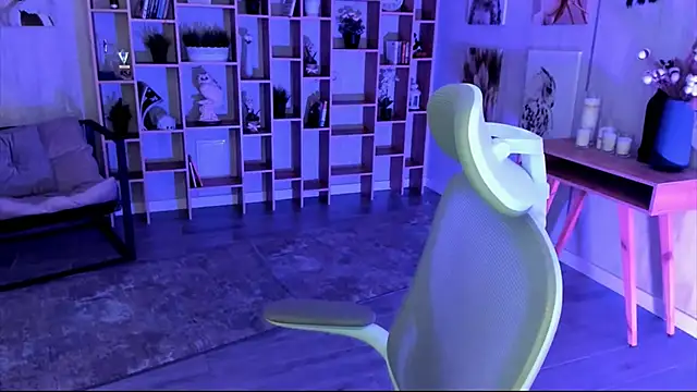 DiaAngell online show from 10-10-25, 07:24