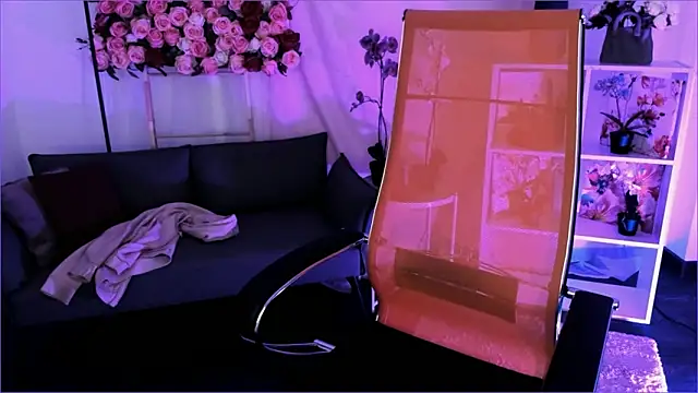 DiaAngell online show from 02-10-26, 07:40