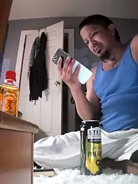 Snapshot of Burrrucecold00 chatting on 03-11-25, 10:18 Burrrucecold00 online show from 03-11-25, 10:18