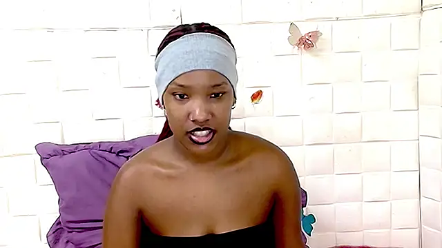 EroticSexyPrada online show from 03-29-26, 05:24