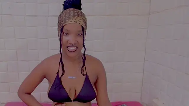 EroticSexyPrada online show from 04-15-26, 09:04