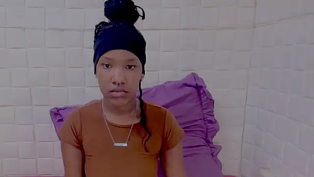 EroticSexyPrada online show from 04-17-26, 02:47