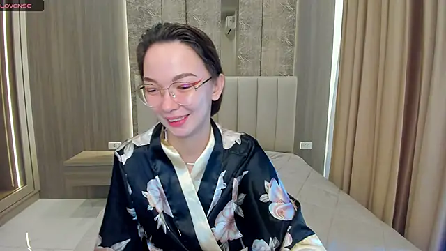 SusannJohnson online show from 11-26-25, 12:22